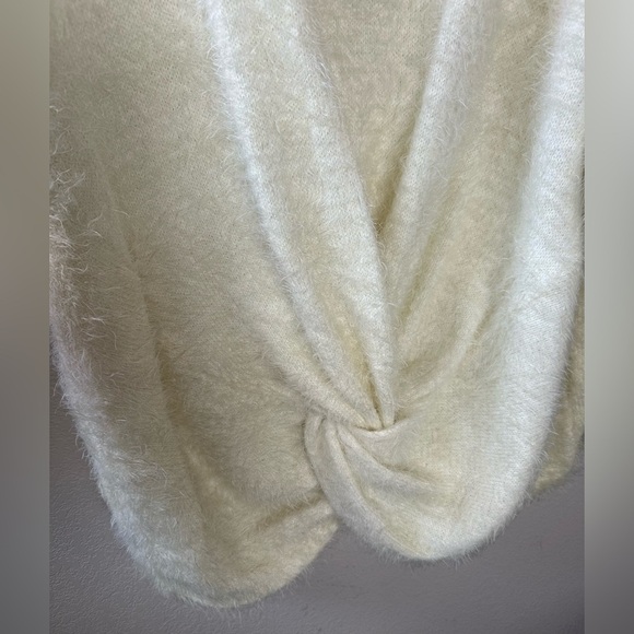 Very J oversized soft tie long sleeve white sweater size 2X - Picture 4 of 6